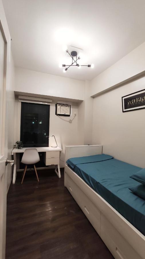 Resort Living Condominium Unit In Metro Manila Exterior photo